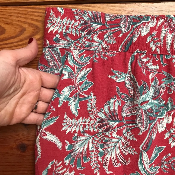 Loft Red Floral Wide Leg Pants, EUC, XL - Picture 5 of 12